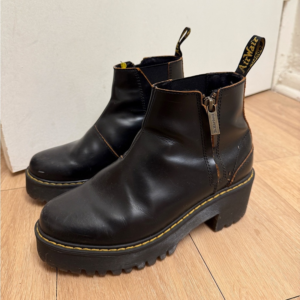 Dr.Martens SMOOTH LEATHER PLATFORM CHELSEA BOOTS